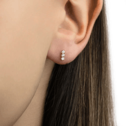 Brinco de Ouro Dezoito Kilates com Zircônia Rosa na Modelo Joiasgold