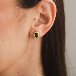 brinco-ouro-dezoito-kilates-oval-topazio-verde-modelo-joiasgold