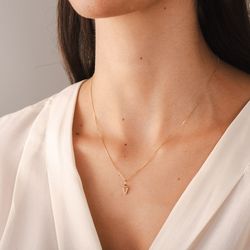 pingente-ouro-dezoito-kilates-letra-v-zirconias-modelo-joiasgold