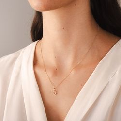 pingente-ouro-dezoito-kilates-letra-g-zirconias-modelo-joiasgold