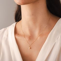 pingente-ouro-dezoito-kilates-rococo-flor-perola-4mm-modelo-joiasgold