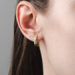 brinco-ouro-dezoito-kilates-meia-argola-frisos-click-modelo-joiasgold