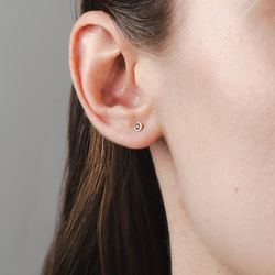 brinco-ouro-dezoito-kilates-solitario-zirconia-negra-3mm-modelo-joiasgold