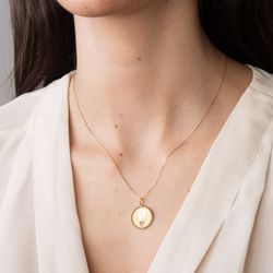 pingente-ouro-dezoito-kilates-pezinhos-coracao-vazado-diamantes-modelo-joiasgold