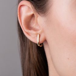 brinco-ouro-dezoito-kilates-meia-gota-zirconias-modelo-joiasgold