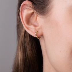 brinco-ouro-dezoito-kilates-meia-argola-modelo-bolinhas-joiasgold