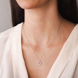 pingente-ouro-dezoito-kilates-coracao-topazios-brancos-modelo-joiasgold